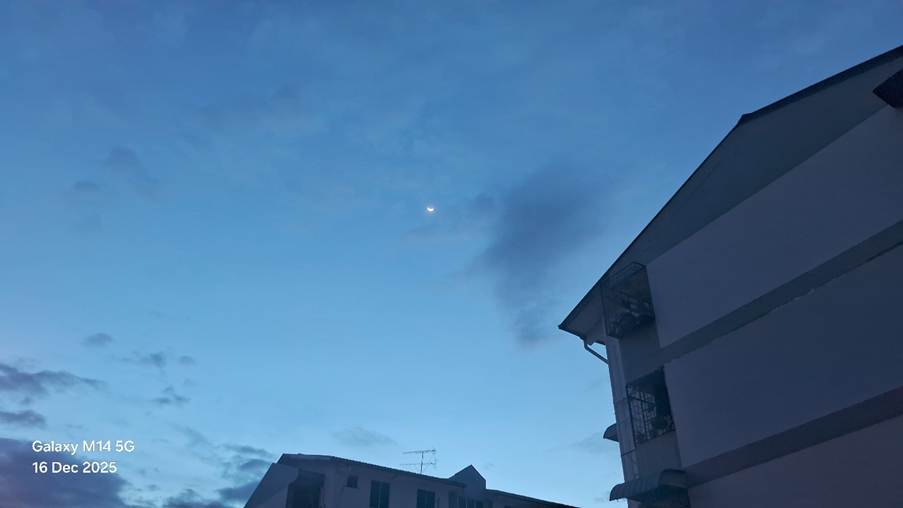 A blue sky with clouds

AI-generated content may be incorrect.